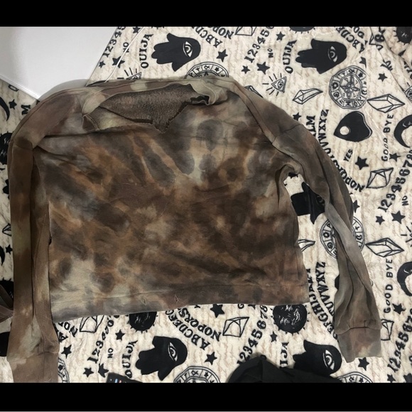 Sweaters - Grunge Sweater